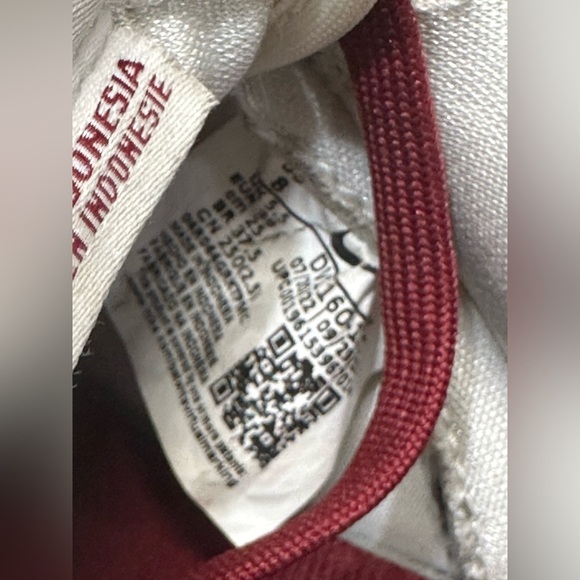 Nike Wmns Dunk Low SE “Sisterhood - Team Red” | Women’s Size 8 - Picture 6 of 7